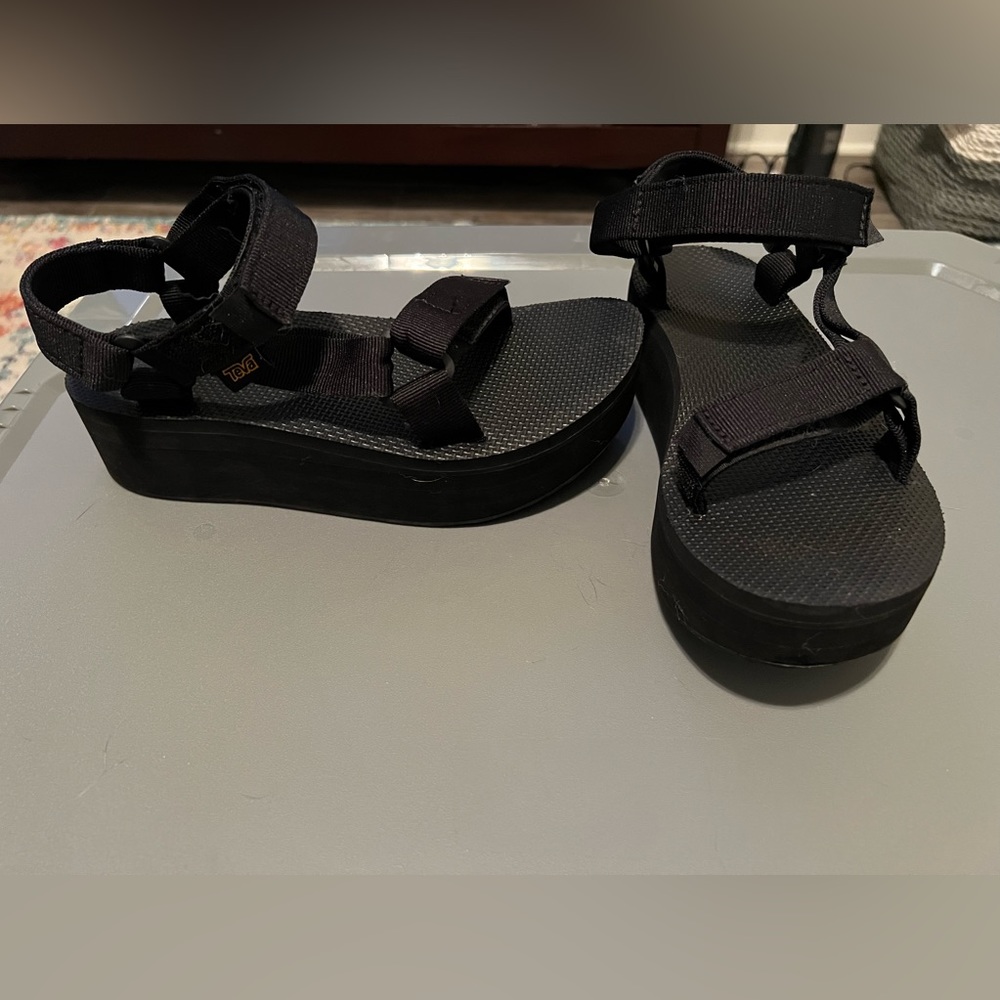 Teva Flatform Universal Platform Sandal in Black